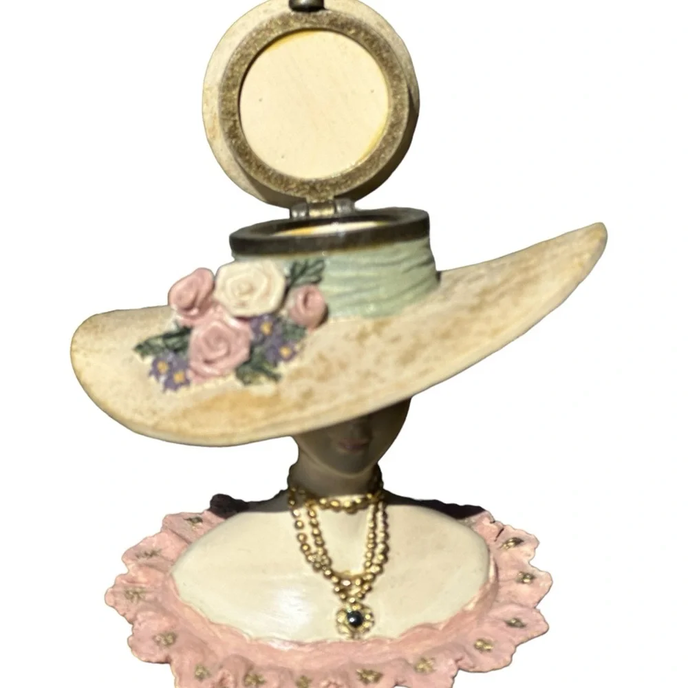 Lady Head Christmas Ornament Hat Trinket Jewelry Box Katherine’s Collection Ring